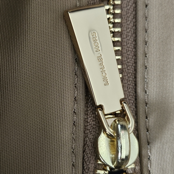 Michael Kors Gorgia Large Nylon  Beige Tote with Gold Accents Bag. - Picture 15 of 16